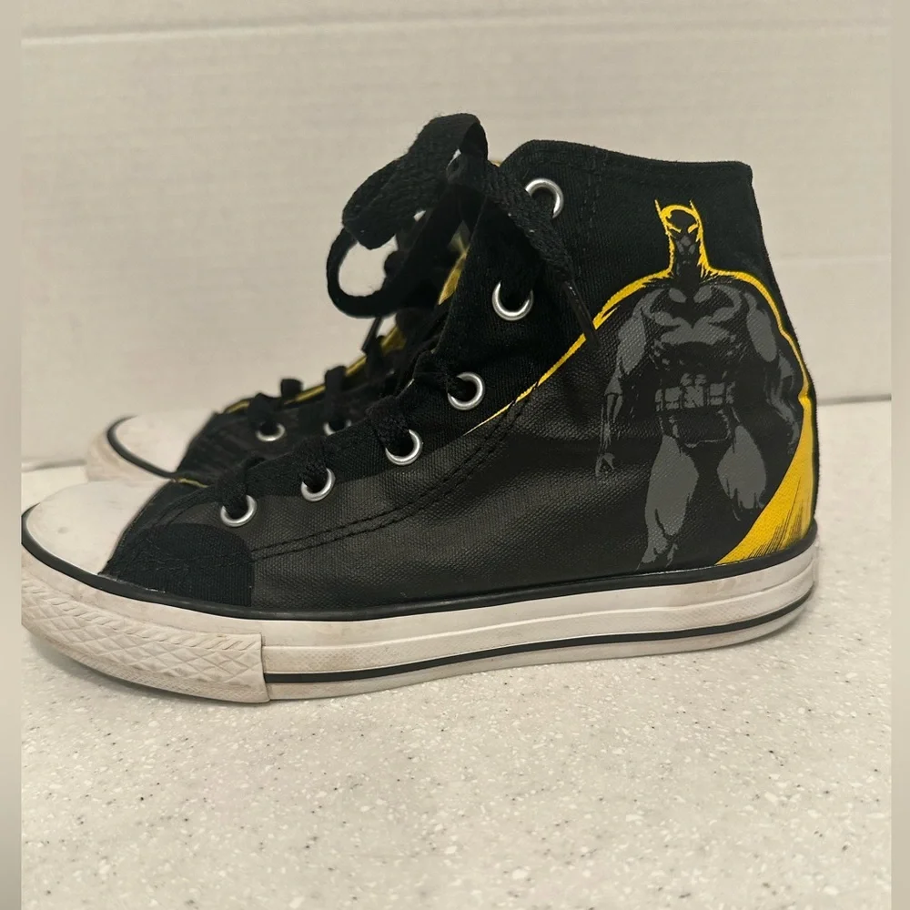 Converse All Star Chuck Taylor High-Top Sneakers Black Yellow Batman Kids Sz 1.5
